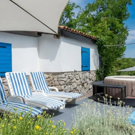 아파트 Art By Guide