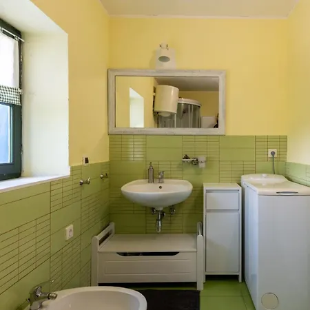 Apartman Art By Guide