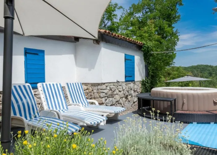 Apartment Art By Guide