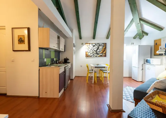 Apartment Art By Guide